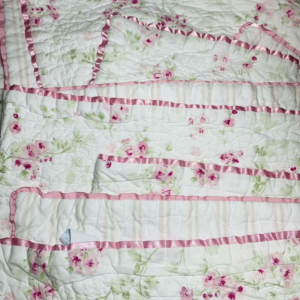 Simply Shabby Chic Full Reversible Quilt Cherry Blossom Pink Satin - Picture 3 of 8
